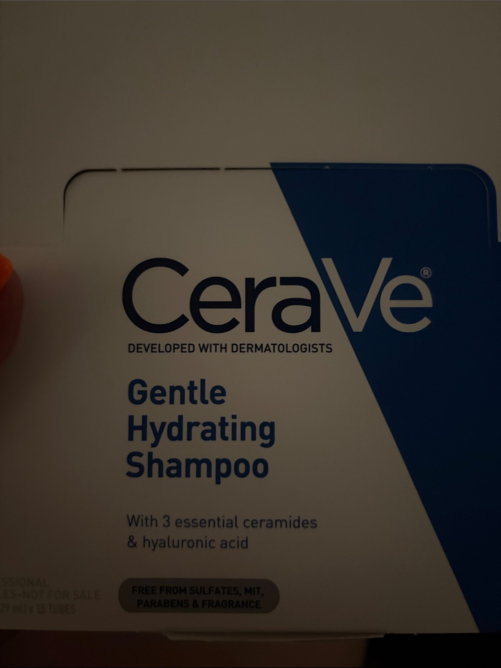 CeraVe Gentle Hydrating Shampoo — White & Blue